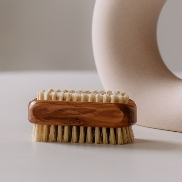 Brosse à ongle en bois d'olivier, grand format - Croll & Denecke