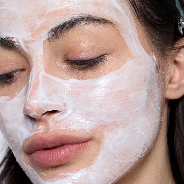 Application Masque crème hydratant BIO - Endro cosmétiques