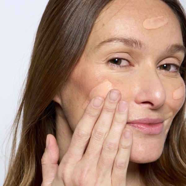 Application Crème visage Bonne mine BIO - Endro cosmétiques