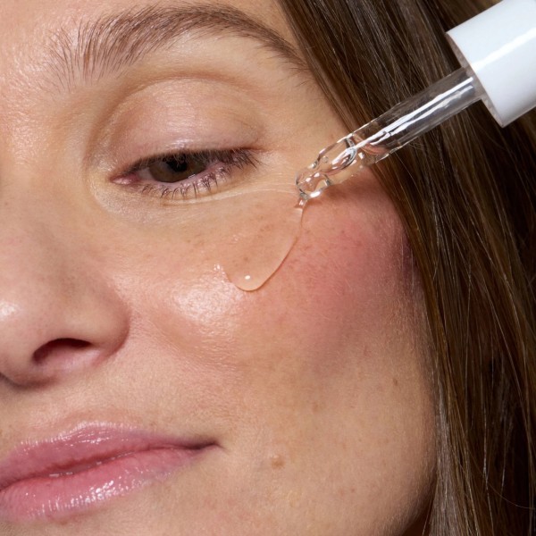 Application Sérum anti-âge repulpant BIO - Endro cosmétiques