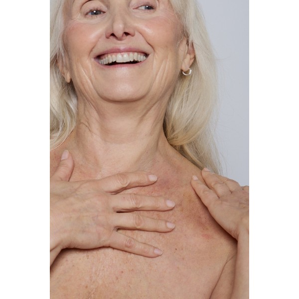 Application crème corps raffermissante BIO - Endro cosmétiques