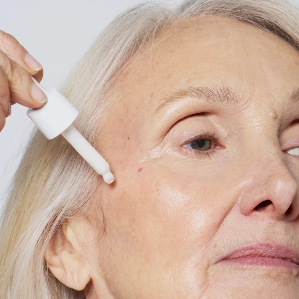 Application Sérum Anti-taches BIO - Endro Cosmétiques